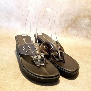 Bare Traps Womens Kane  Sz 7.5 R 8.5 L M Black Leather Thong 3" Wedge Sandals